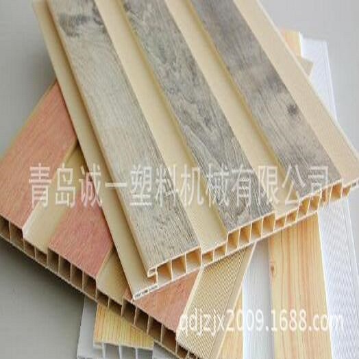 竹木纤维集成墙板挤出生产线、木塑快装墙板设备厂家