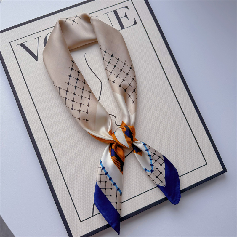 Primavera y verano nueva bufandas de impresión de letras de satén 70 × 70 bufandas de seda pequeñas bufandas cuadradas de alta calidad bufandas de estilo francés