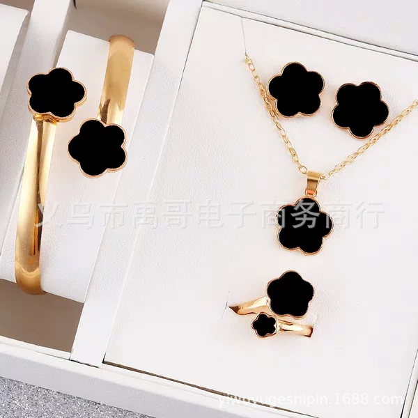Amazon New Jewelry Cross-border Hot Sale Five-leaf Clover Jewelry suit Women's Simple Drop Lucky Flower Necklace suit