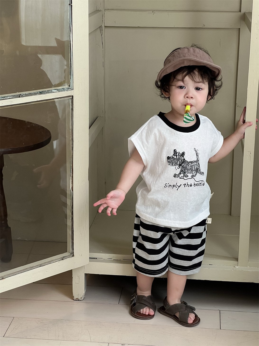 Traje para niños estilo fino de verano ropa para niños coreanos traje de manga corta con estampado de niños y cachorros ropa de bebé verano nuevo estilo image 1
