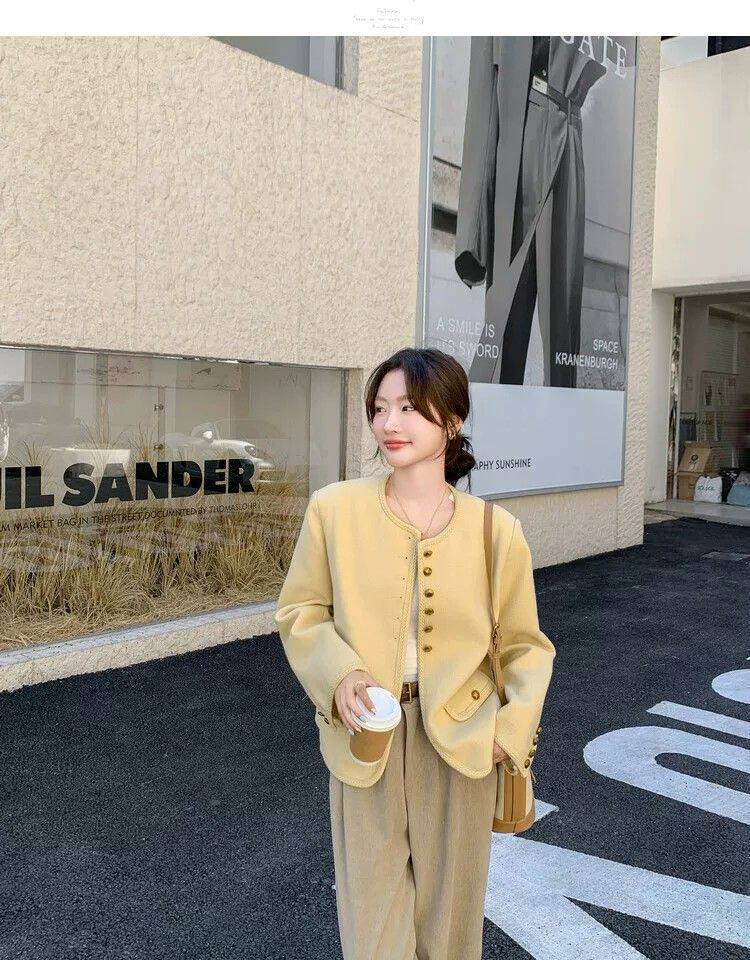 Áo khoác nữ dáng ngắn cổ tròn phong cách retro thanh lịch, form rộng, chất liệu tweed — Ren vàng chi tiết 16