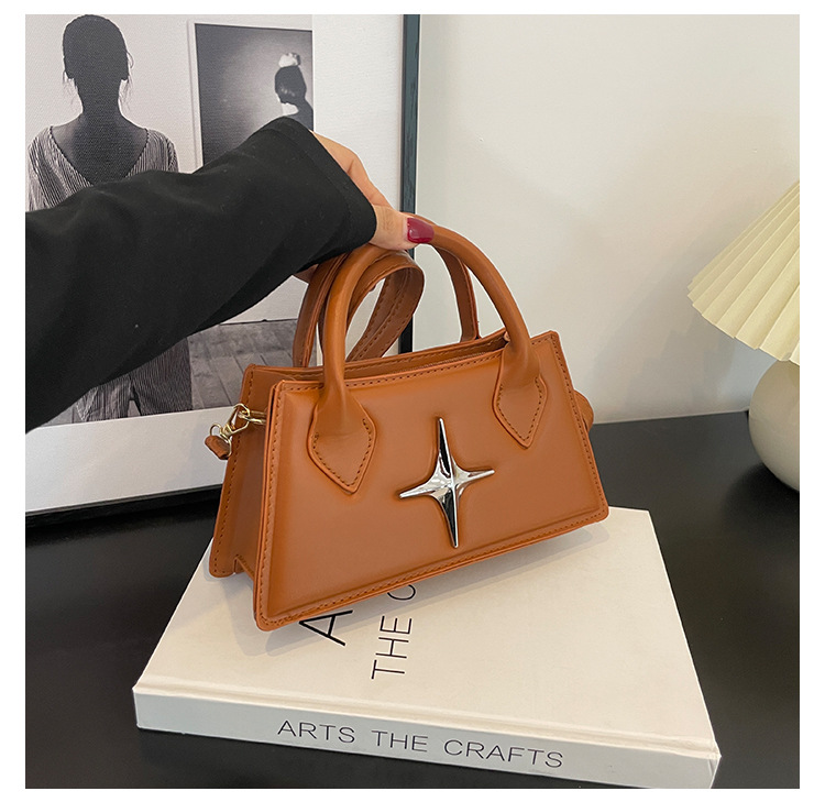 Semplice nuovo stile estivo 2023, popolare quest'anno, borsa quadrata piccola a tracolla portatile da pendolarismo casual in stile occidentale per donna_voghion.com