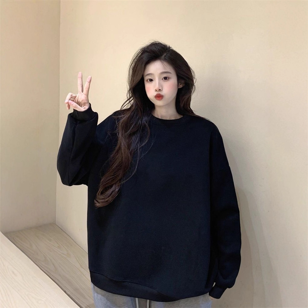 Marca de moda de otoño estilo de Hong Kong blanco y negro suelto camiseta de cuello redondo pareja con camiseta de manga larga de mujer con camiseta exterior