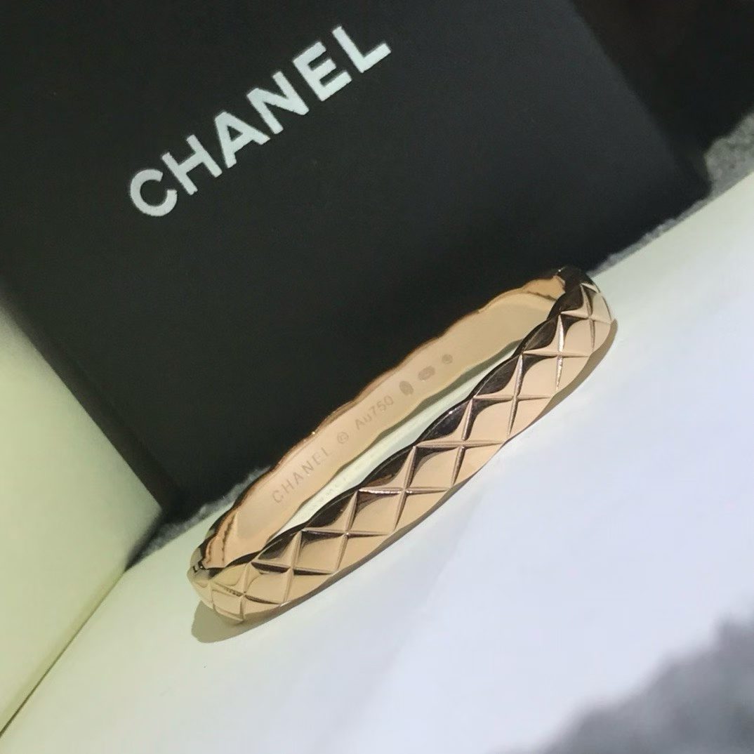 With diamond pattern, golden, pink gold