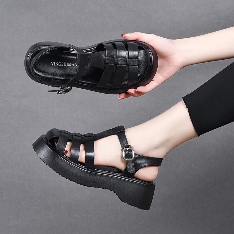 Dép sandal nữ đế dày da thật kiểu La Mã, mũi kín đan xương cá, đi biển mùa hè — Màu đen