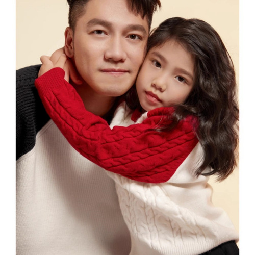 Different 2024 Dragon Year New Year's Greeting Clothes for Families of 1-3-4, Autumn and Winter Parent-Child Knit Sweater and Jacket