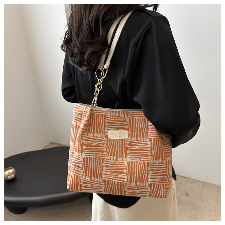 Großes Fassungsvermögen aus Canvas für Damen 2024, neue lässige Einkaufstasche für den Weg zur Arbeit, vielseitige Umhängetasche im Lazy-Style_voghion.com