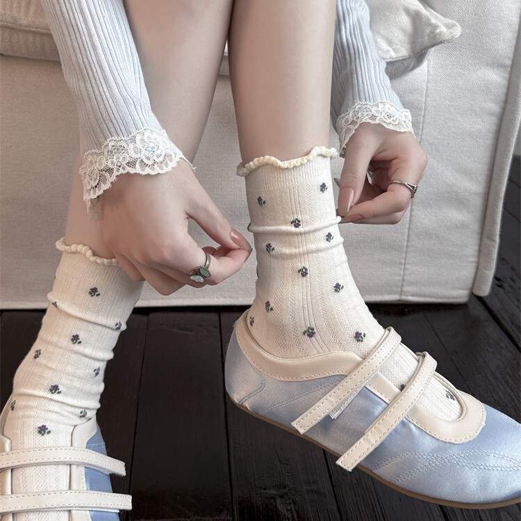 2026 Spring Women's Seamless Socks Japanese Style Floral Mesh Breathable Mid-High Cotton Socks Ruffled Edge Stacked Socks 2026 Spring Women's Seamless Socks Japanese Style Floral Mesh Breathable Mid-High Cotton Socks Ruffled Edge Stacked Socks