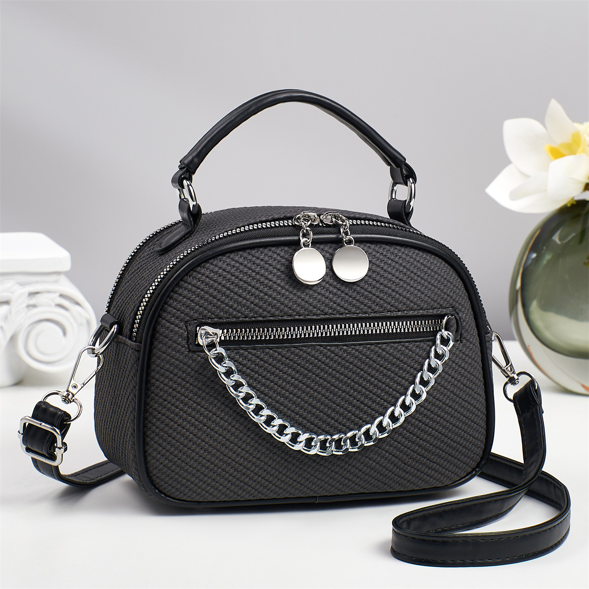 Nuevo estilo de lujo ligero patrón de serpiente moda todo-fósforo casual viajero portátil pequeño bolso redondo hombro diagonal bolso de mujer