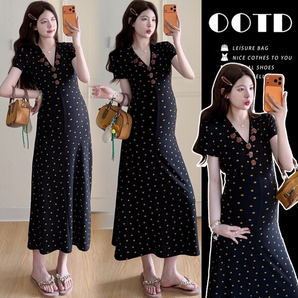 Summer elegant fitted dress