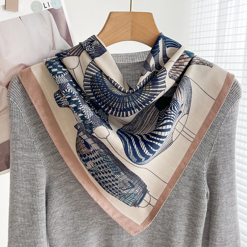 서스펜션 스페이스 - 오프화이트