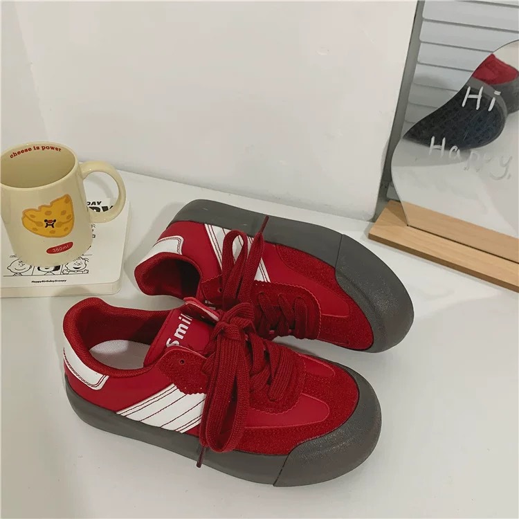 Zapatos de entrenamiento de mujeres de gran tamaño de Yuanyang Bo, superfuego, otoño de 2025, nuevos zapatos de skate casuales ligeros de estilo universal.
