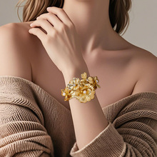 欧美新款气质优雅花朵开口合金手镯花瓣镶嵌树脂女士复古手镯