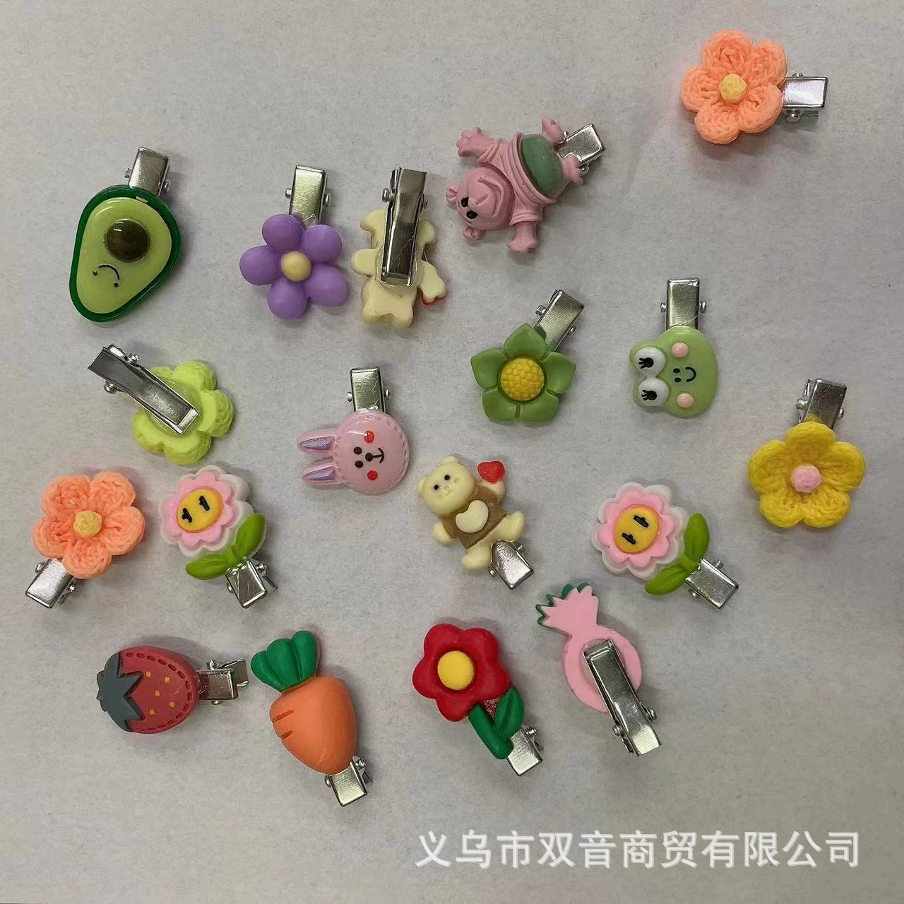 Комплект детских милых мультяшных заколок для волос, assorted дизайны, безопасно для косичек (0.014 кг)