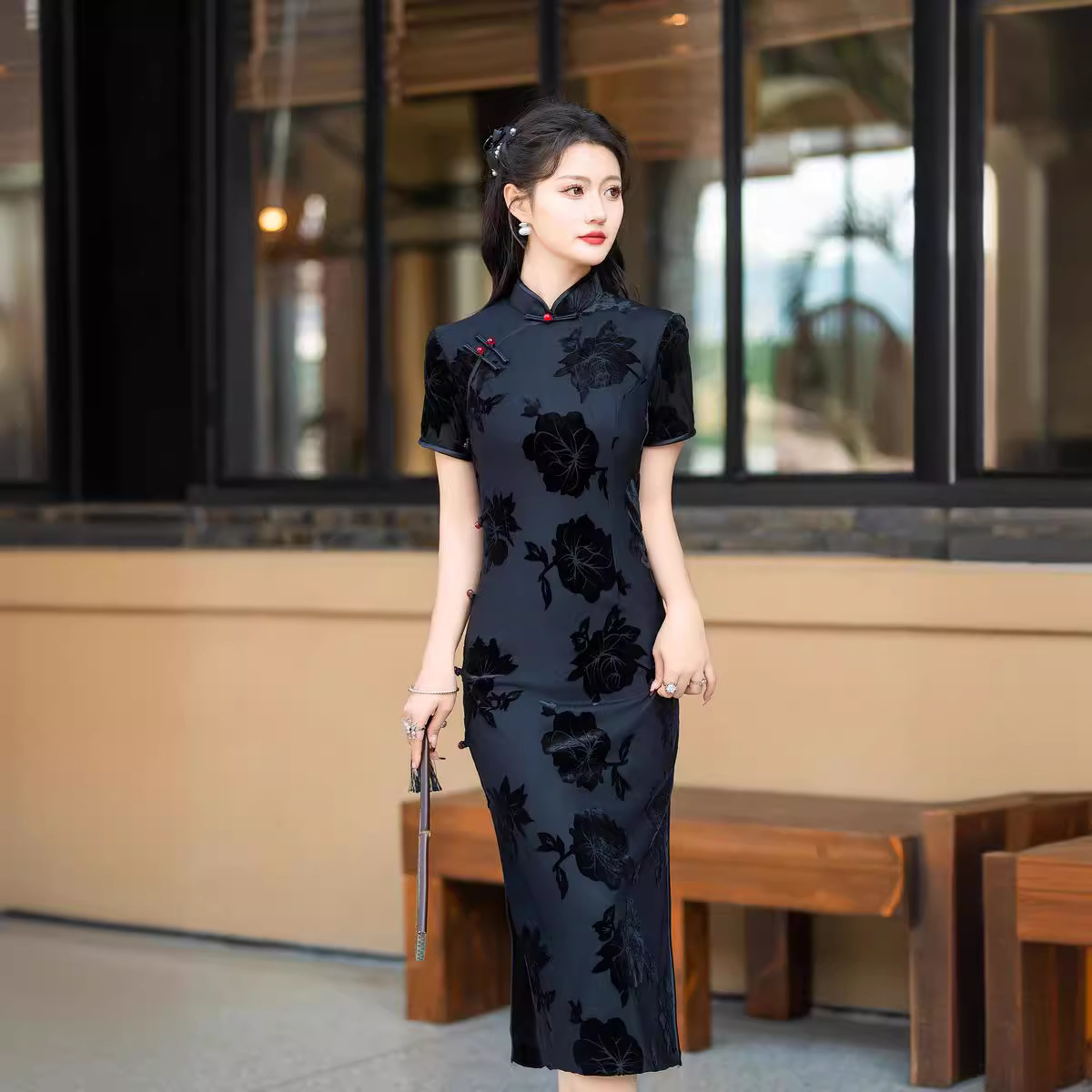 Lin Xiangman 2025 Black Spring and Summer New Style Short-Sleeved Cheongsam for Middle-Aged and Elderly Women, Long Vintage Improved Cheongsam Dress