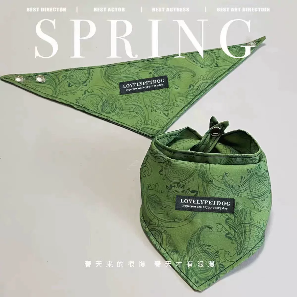 Домашние животные кошки собаки сетка красный треугольный шарф красивый шарф фото украшение большая собака лабрадор рот полотенце