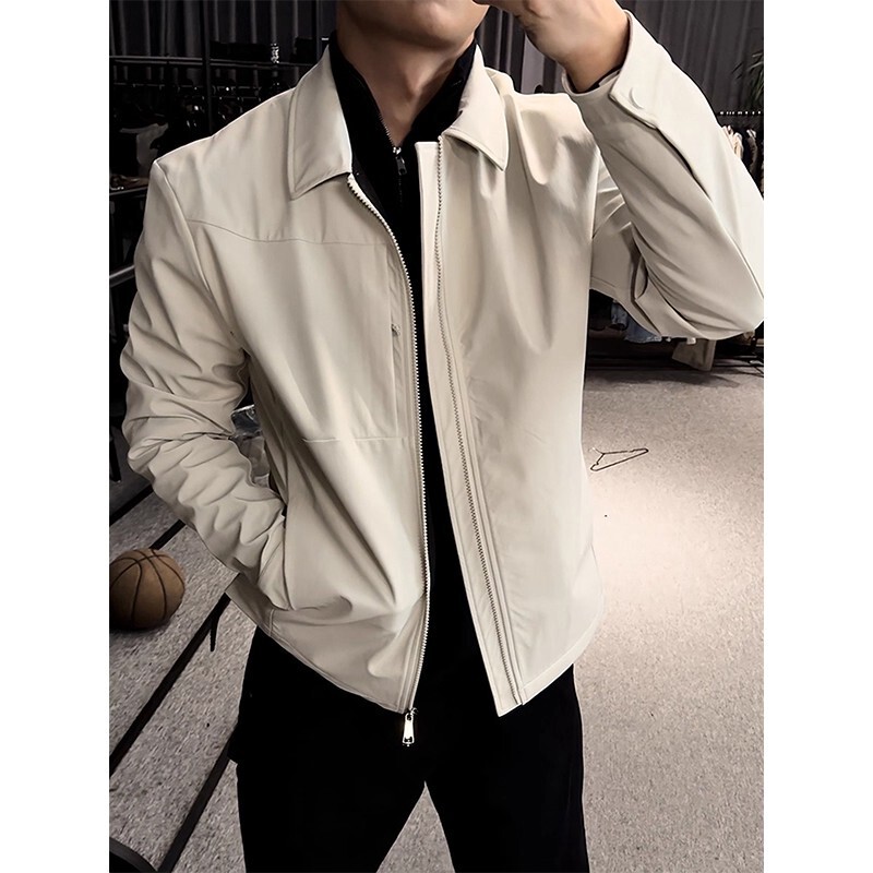 American-Style Right-Shoulder Executive Jacket for Men, Autumn Outdoor Sports Three-Proof Short Trench Coat with a Trendy Brand and Structured Collar American-Style Right-Shoulder Executive Jacket for Men, Autumn Outdoor Sports Three-Proof Short Trench Coat with a Trendy Brand and Structured Collar