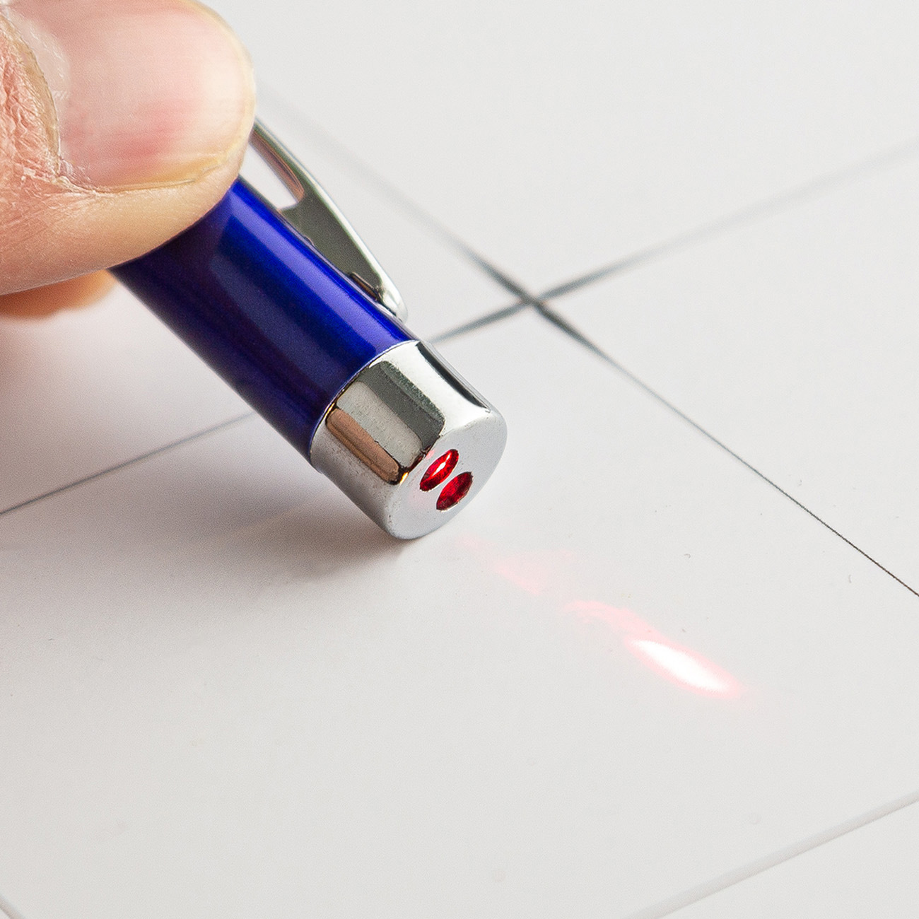 Lápiz de instrucción retráctil lápiz de bola multifuncional lápiz de orador infrarrojo de venta lápiz láser de enseñanza lápiz de luz LED