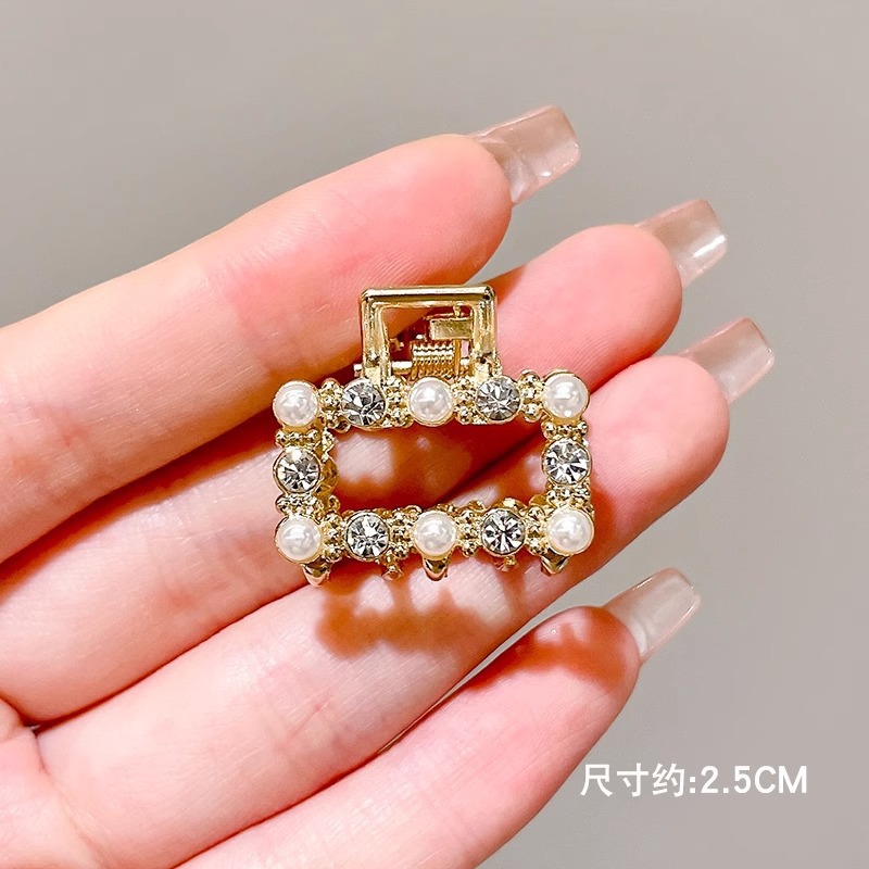 Exquisito clip pequeño clip de flequillo lateral de diamantes de imitación de perlas femeninas nuevo mini clip de tiburón de medio lazo horquilla tocado