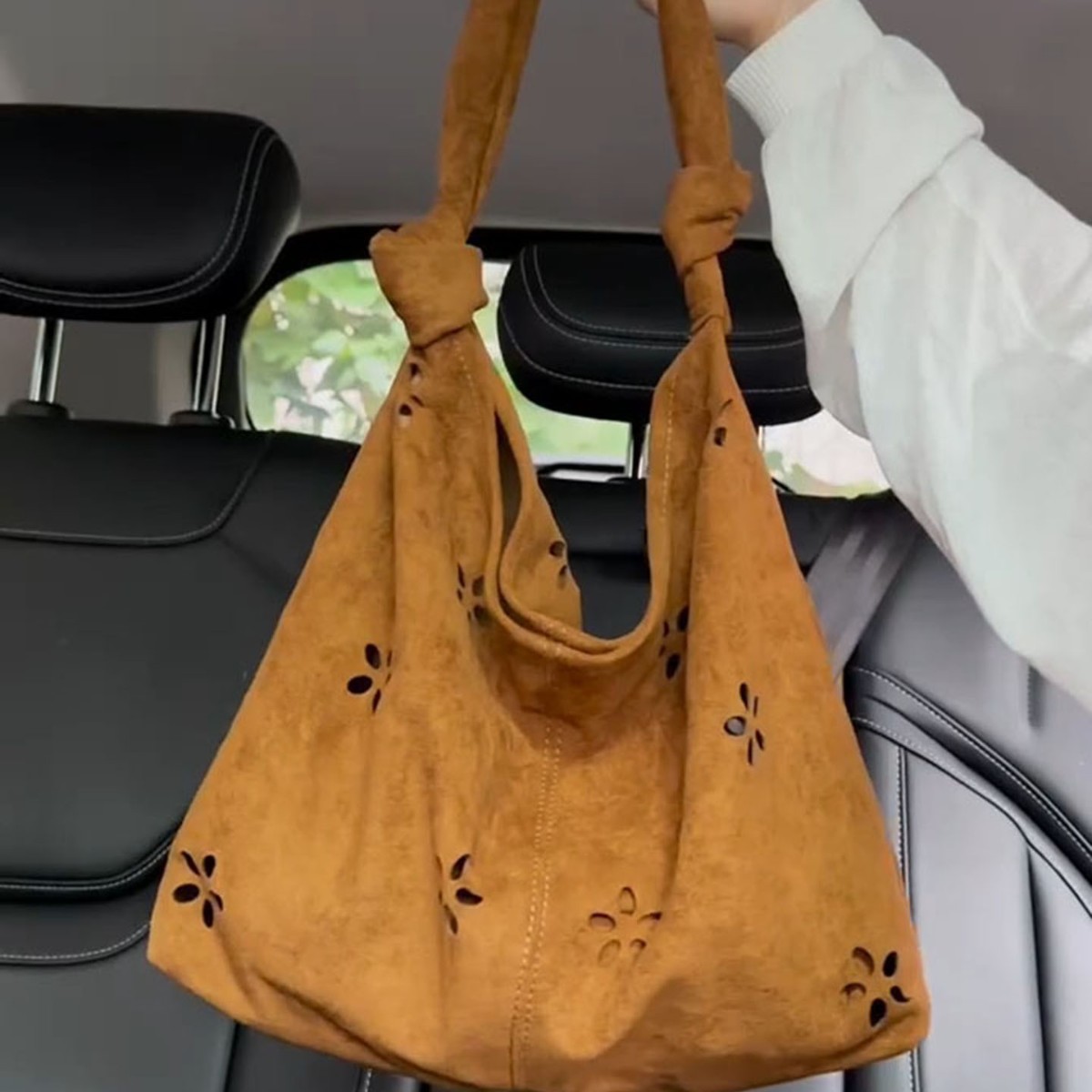 Korean Style Lazy Suede Hollow-Out Underarm Bag For Women 2025 New Retro Large Capacity Shoulder Tote Bag - Thumbnail 2