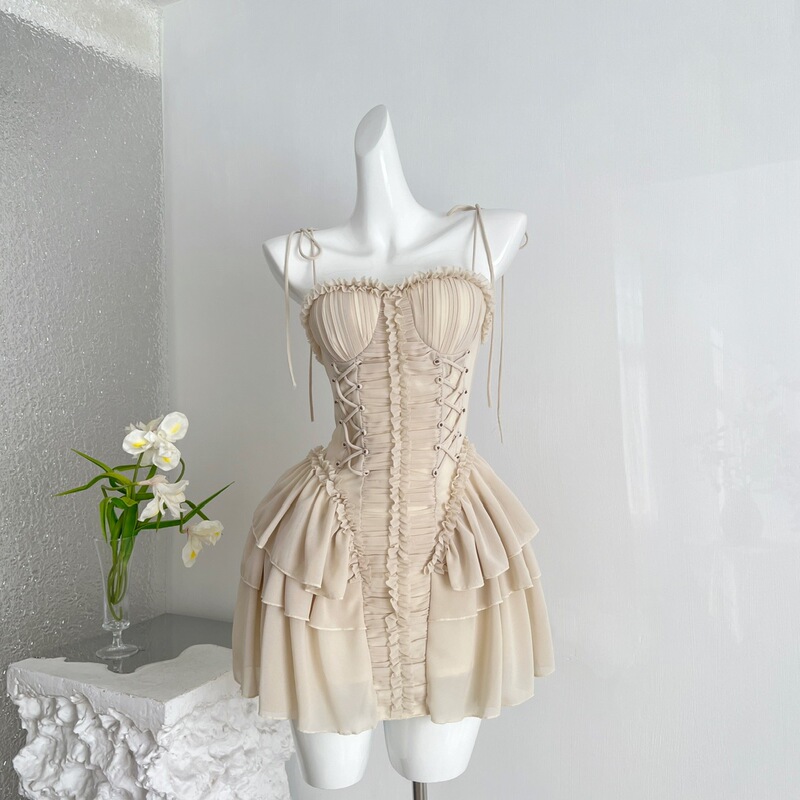 In Stock: Your Lazy Llan London Past Artful Girl Heavy-Duty Printed Fishbone Waist Ruffle Dress