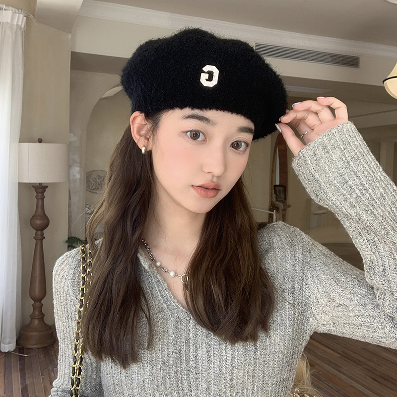 Neue japanische Plüsch-Malermütze, koreanische Version, modische und niedliche Strickmütze, Herbst und Winter, neue Damen-G-Label-warme Baskenmütze_voghion.com