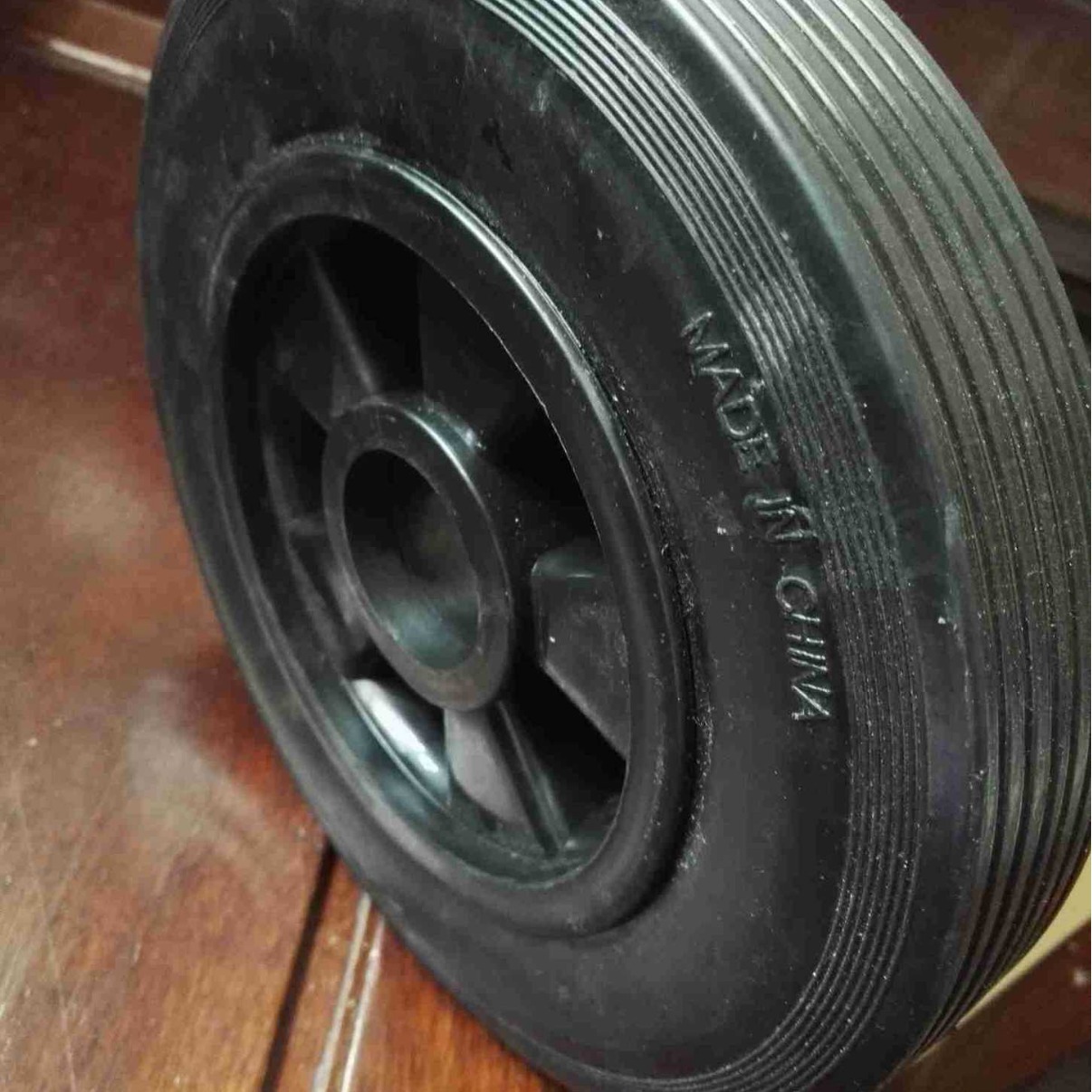 厂家直供耐磨静音8寸10寸塑芯双轴橡胶轮，走路轻松承载重