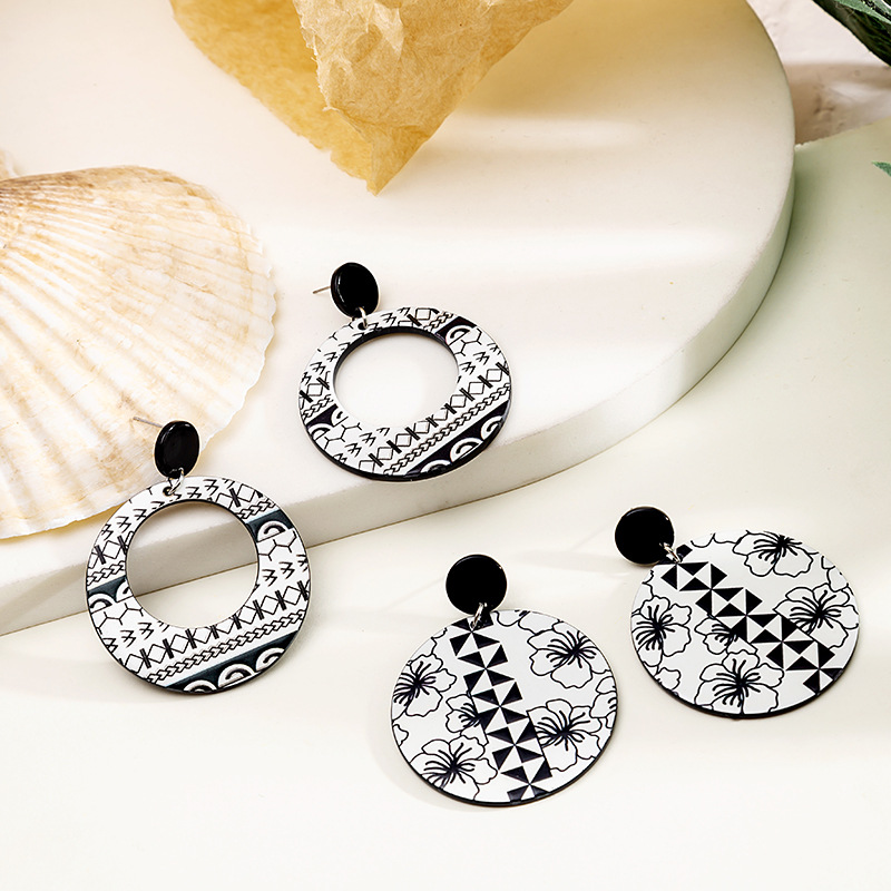 Frigid Geometric Round Hollow Ethnic Fashion Hip-hop Earrings Women display picture 1