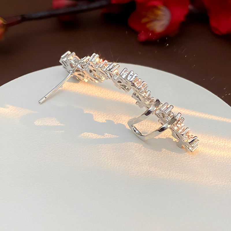 7g Weight Zircon Inlay Material Ear Cuffs Classification 1 Piece Quantity Holiday Occasion Copper Material Flower Pattern Spring&Summer Season Women's Gender Inlay Design Vacation, Classic Style Style 1 Piece Vacation Classic Style Flower Inlay Copper Zircon Ear Cuffs 12