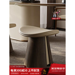 現代のシンプルなアイデアのアーチ型のお茶の腰掛けの客間の家庭用の組み合わせのお茶のテーブルの組み合わせのお茶の椅子のデザイナーの中で古風なお茶の腰掛け