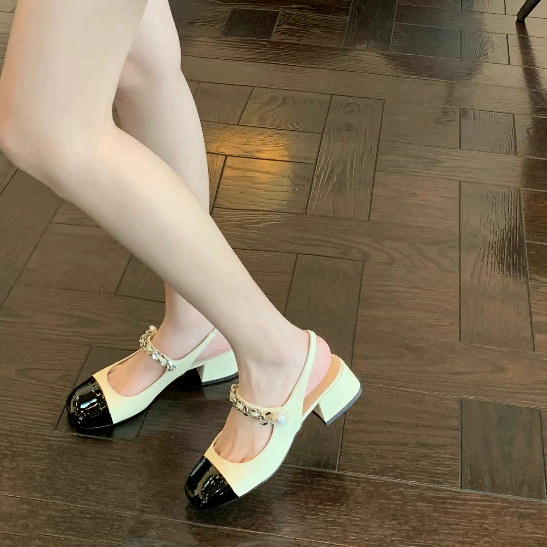 Версия из воловьей кожи ~ Женские босоножки на высоком каблуке из натуральной кожи с жемчугом в сказочном стиле на толстом каблуке и носочке, маленькие французские сандалии и тапочки