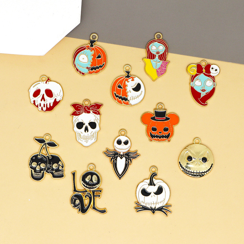 25g Weight Pendant Jewelry Making Type 16*30mm, 19 * 21mm, 20 * 23mm Jewelry Making Size DIY Jewelry Accessories Classification 10 PCS/Package Quantity Alloy Material Halloween Festival Pumpkin, Bow Knot, Skull Pattern Enamel Design Cool Style, IG Style Style 10 PCS/Package 16*30mm 19 * 21mm 20 * 23mm Alloy Pumpkin Bow Knot Skull Pendant 无