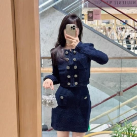 连衣裙;女式针织衫;时尚休闲套装