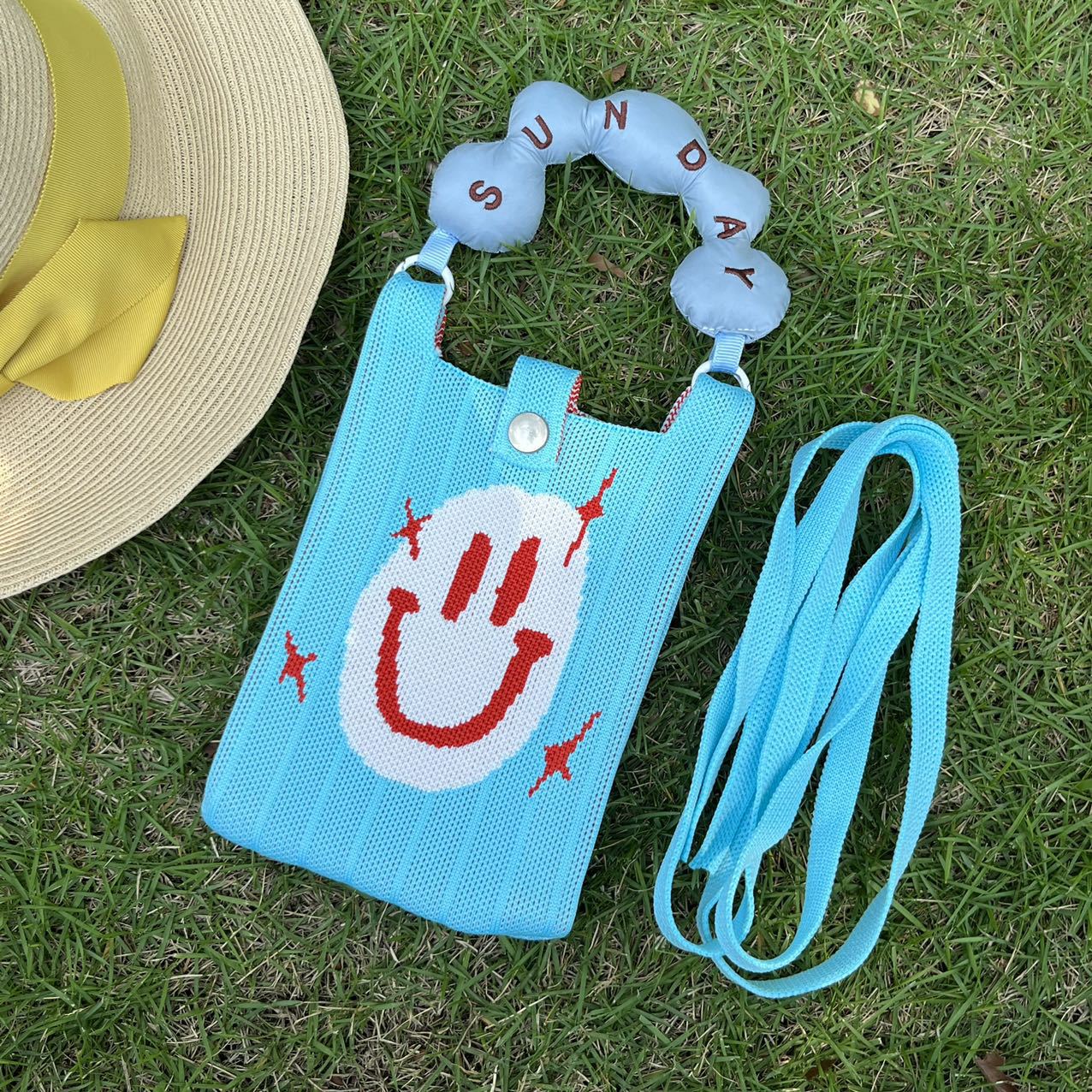 휴대폰 가방 파란색과 빨간색 정장