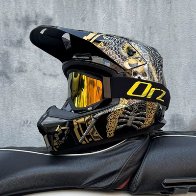 Motosiklet kaskı (dəbilqə) Safety Helmet for Men and - pharaohorz-black-gold-frame-s