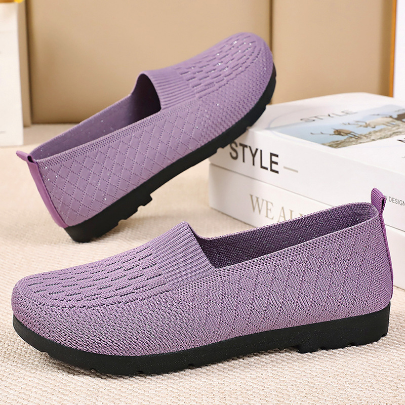 Zapatos de madre verano nuevo estilo ajenjo casual zapatos de mujer transpirables de mediana edad y ancianos viejos zapatos de tela de Beijing zapatos de suela suave sin cansancio