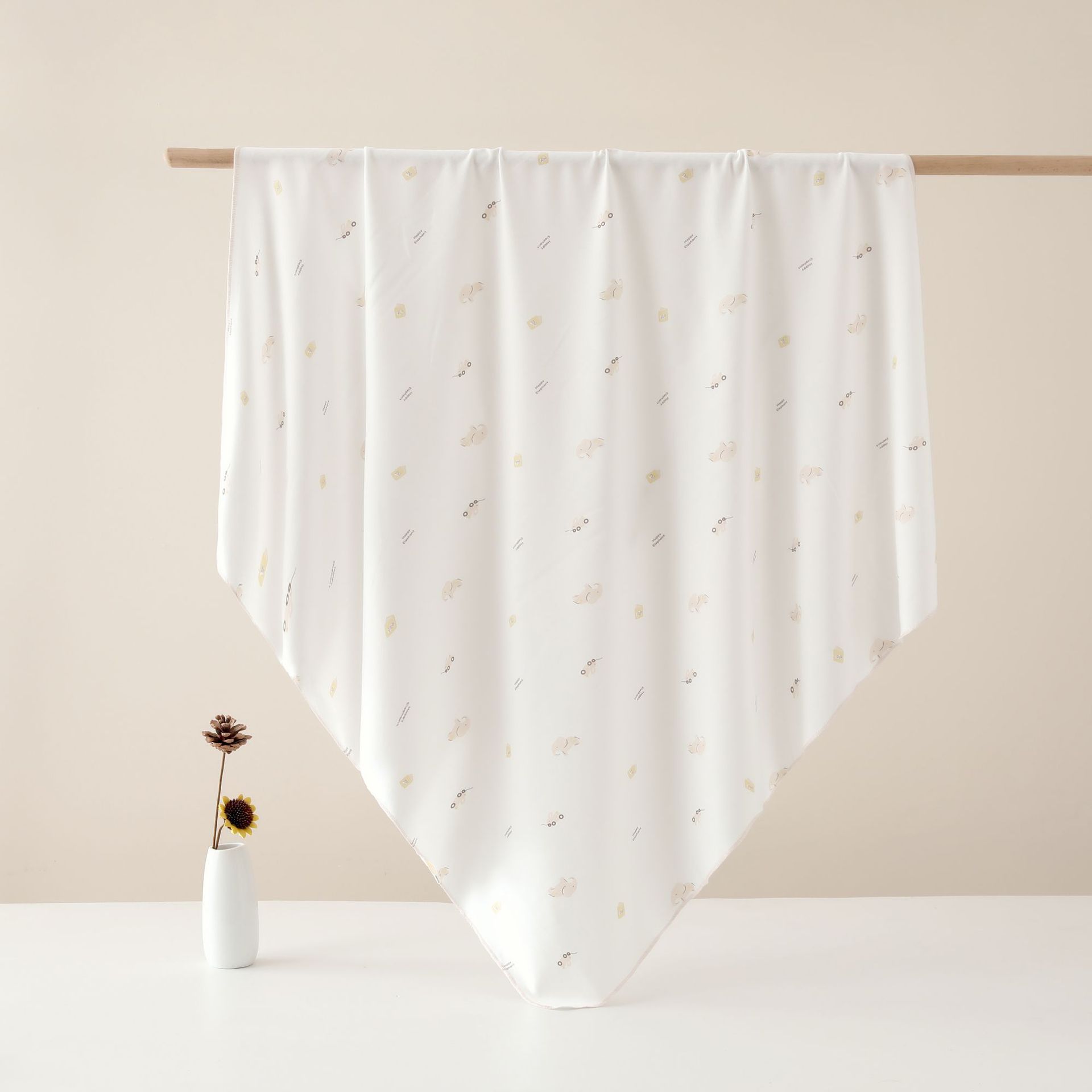 四季款宝宝抱毯浴巾婴幼儿用品新生儿产房包单纯棉透气毛巾抱被