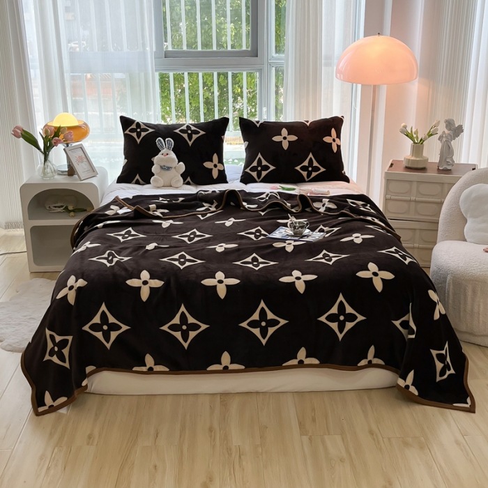 Cross-border Nordic style thick warm coral fleece throw blanket office nap blanket flannel air conditioning blanket foreign trade blanket