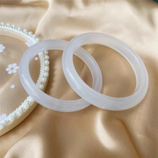 ���N���謔���֦�����C���L��Ů��Ȼ������ɫ���A�l�߱�͸���p��