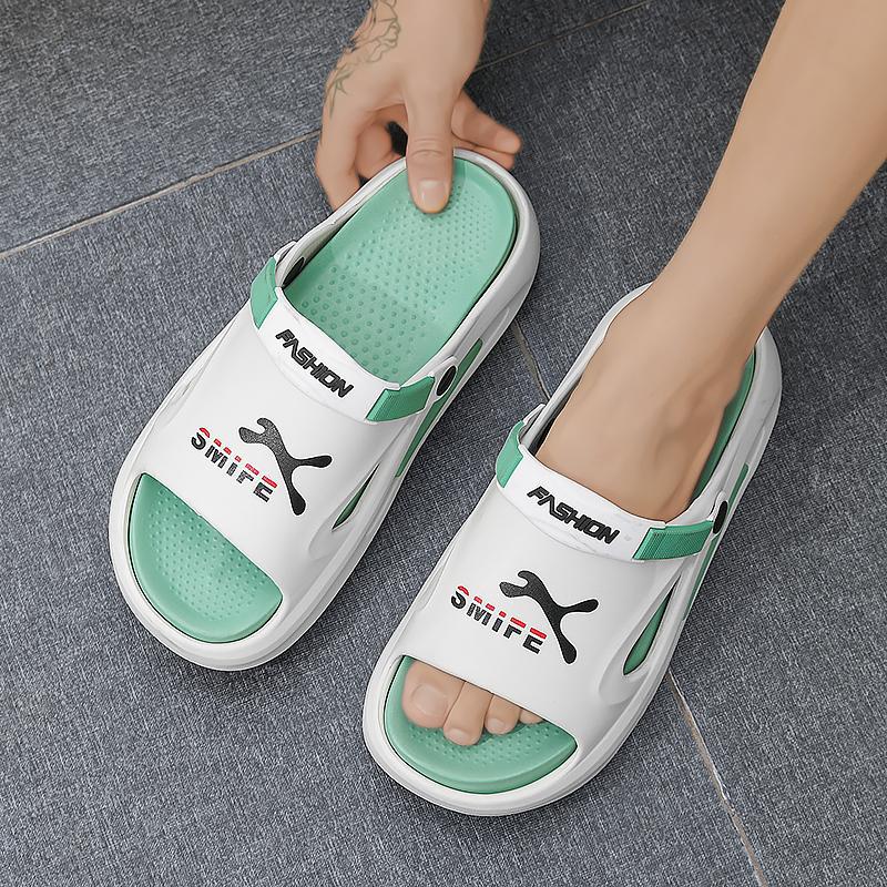 En nombre de las zapatillas de hombre de comercio exterior calientes transfronterizas, chanclas, zapatos de playa de verano antideslizantes y resistentes al desgaste, estilo de alta gama