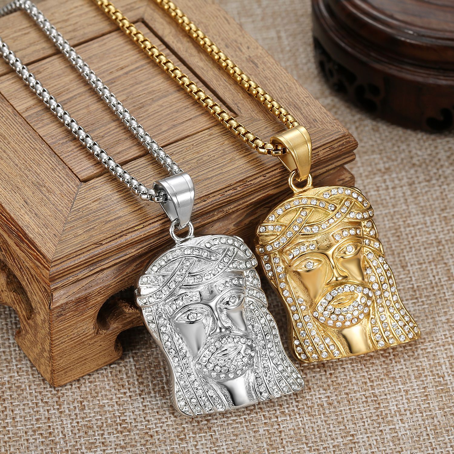 Gioielli talismano di protezione, gioielli transfrontalieri europei e americani, collana alla moda in titanio stile hip-hop per uomo e donna, placcata oro sottovuoto_voghion.com