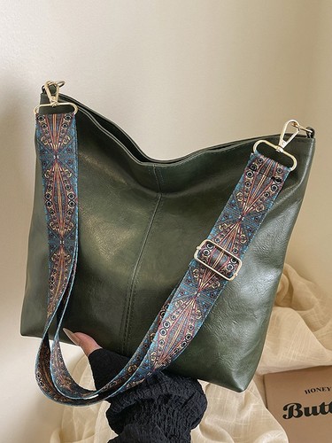 European and American Fashion Handbag Shoulder Crossbody Large Capacity Bucket Bag Solid Color PU Women's Bag Street Trend