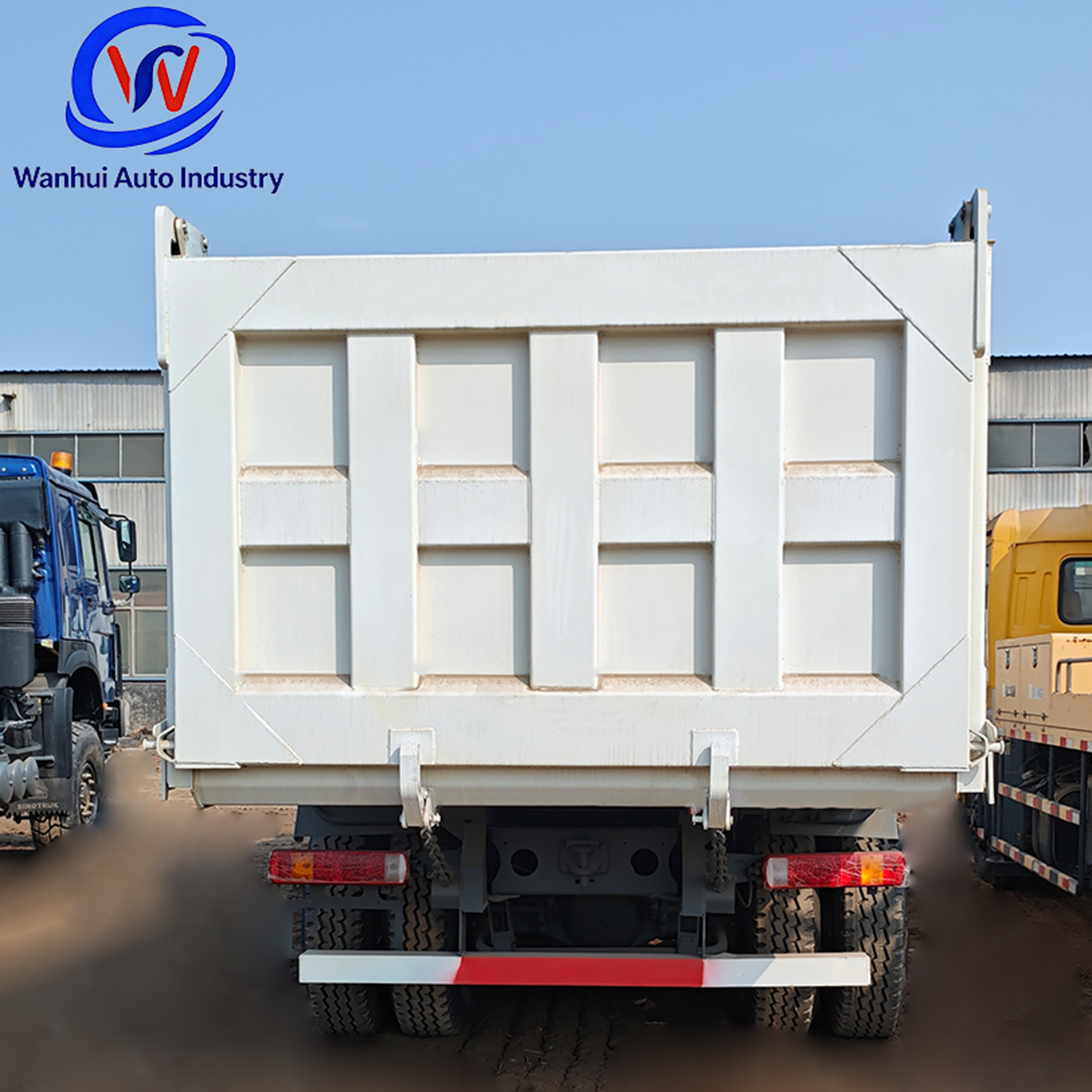 Sinotruk Howo 6×4 front-four-wheel-rear-eight-wheel dump truck for transporting soil, gravel, and sand