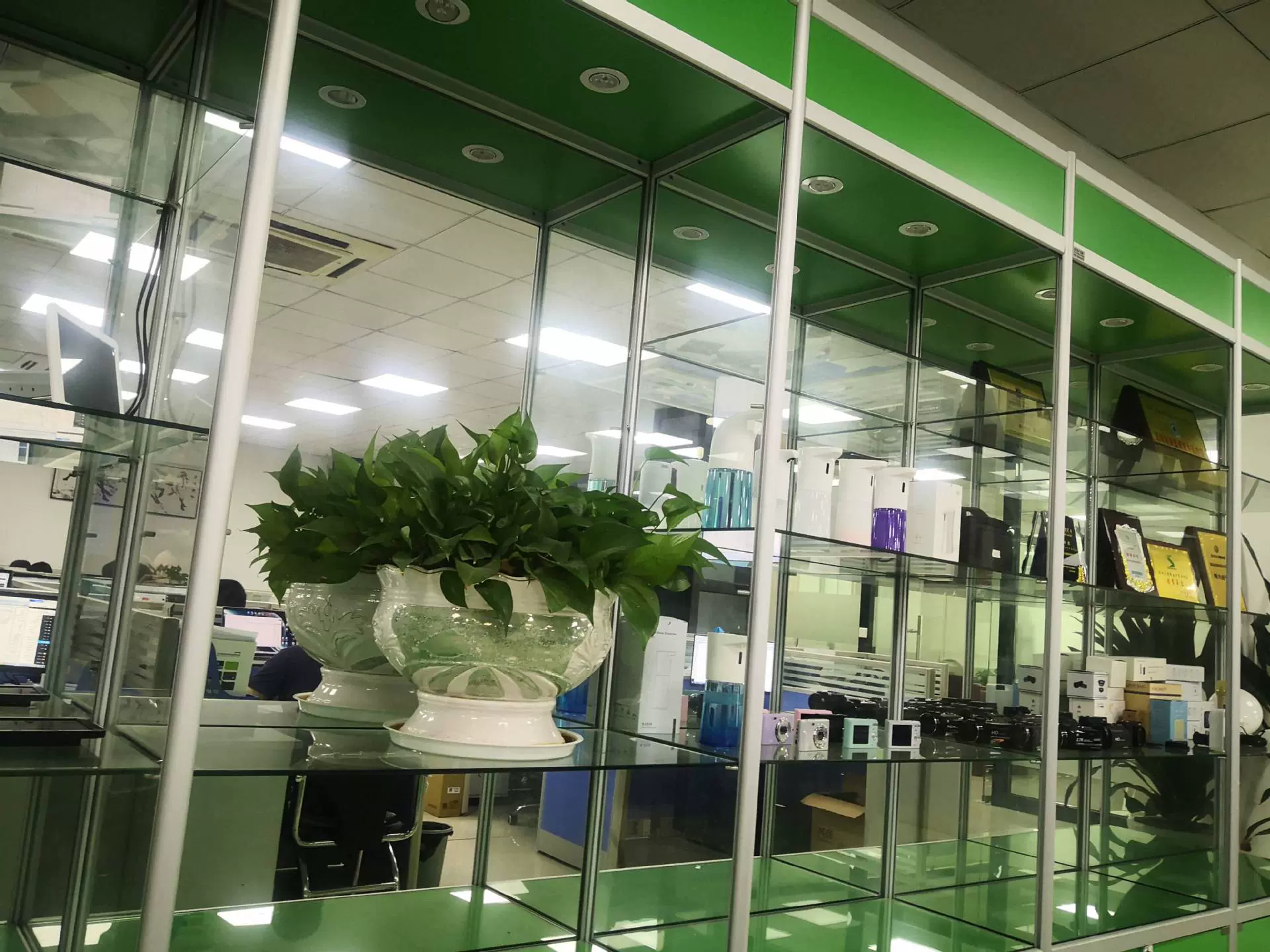 索达数码样品展示柜