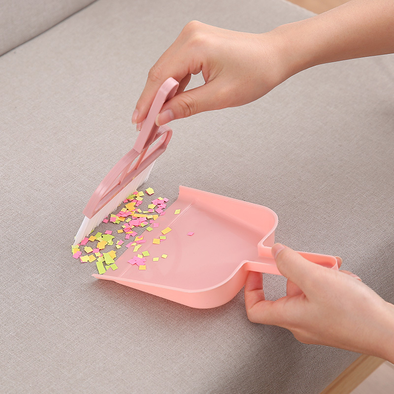 Mini desktop broom and dustpan set for car, bed sweeper, hair garbage shovel, small floor sweeper, keyboard brush