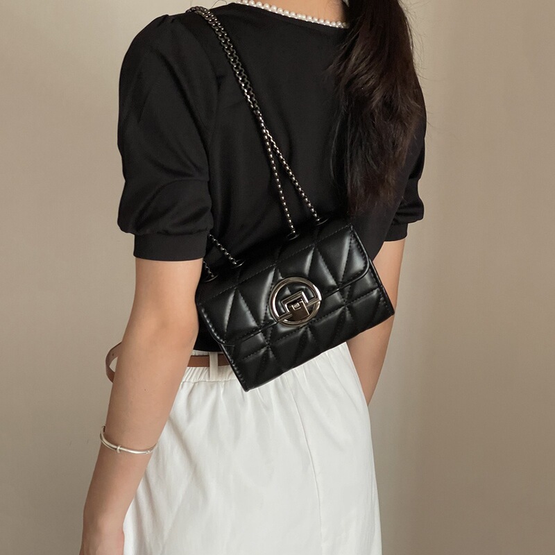 New Chain Small Bag for Women, Fashionable and Elegant Shoulder Bag, Underarm Small Square Bag, Crossbody Bag, Versatile and Exquisite New Chain Small Bag for Women, Fashionable and Elegant Shoulder Bag, Underarm Small Square Bag, Crossbody Bag, Versatile and Exquisite