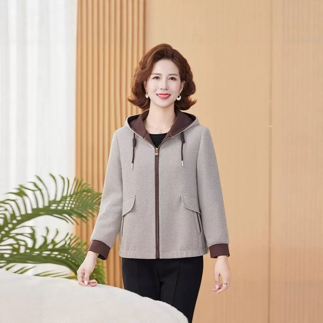 中年妈妈秋装时尚连帽外套中老年女装春秋洋气减龄短款夹克上衣
