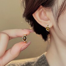 �͹Ū��ػ���ʯ���hŮС���OӋ�и߼����ۙE�AС�ɾ��������¶��