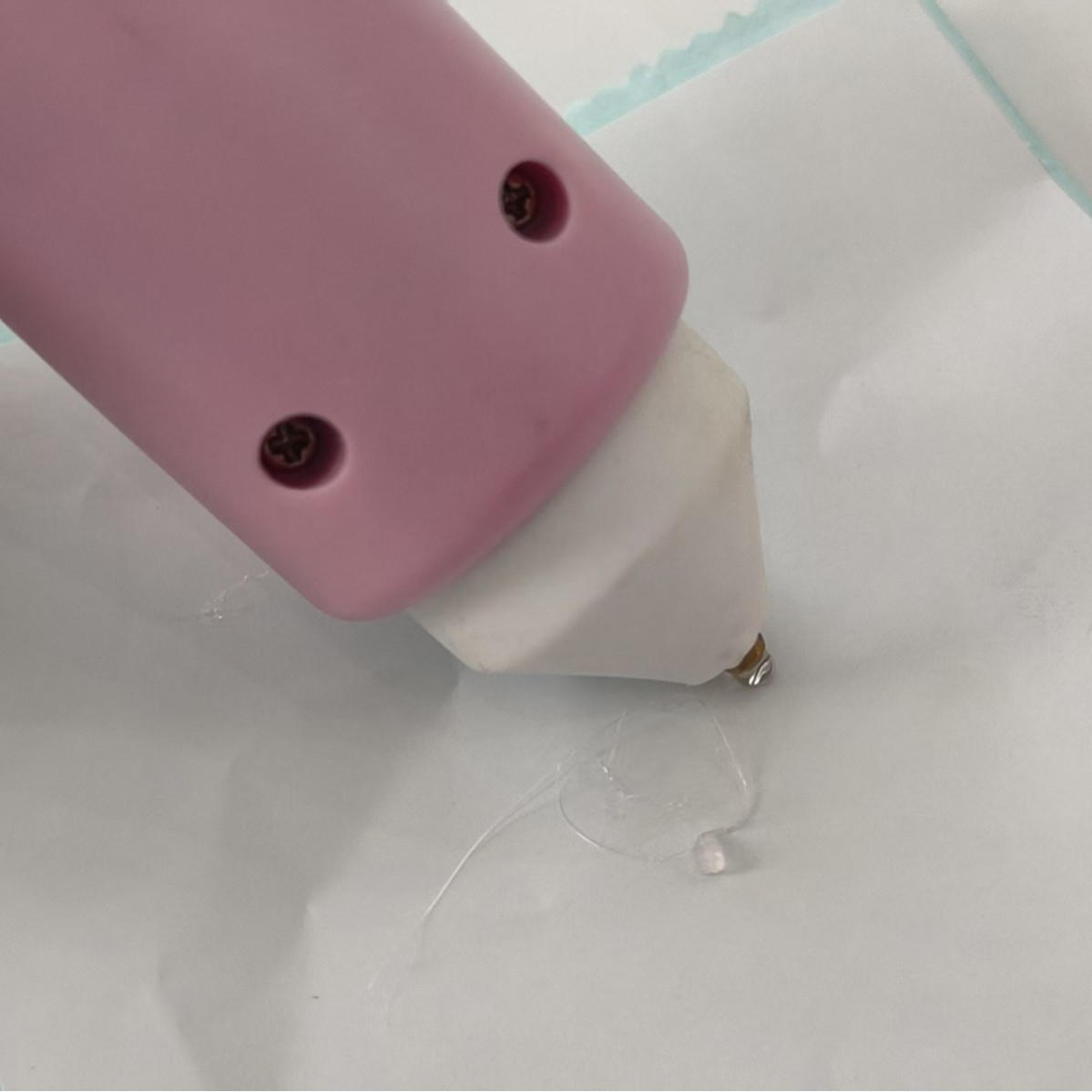 Fabricante al por mayor pegamento rápido 7mm barra de pegamento hecha a mano accesorios de joyería 20W inalámbrico litio pistola de fusión en caliente