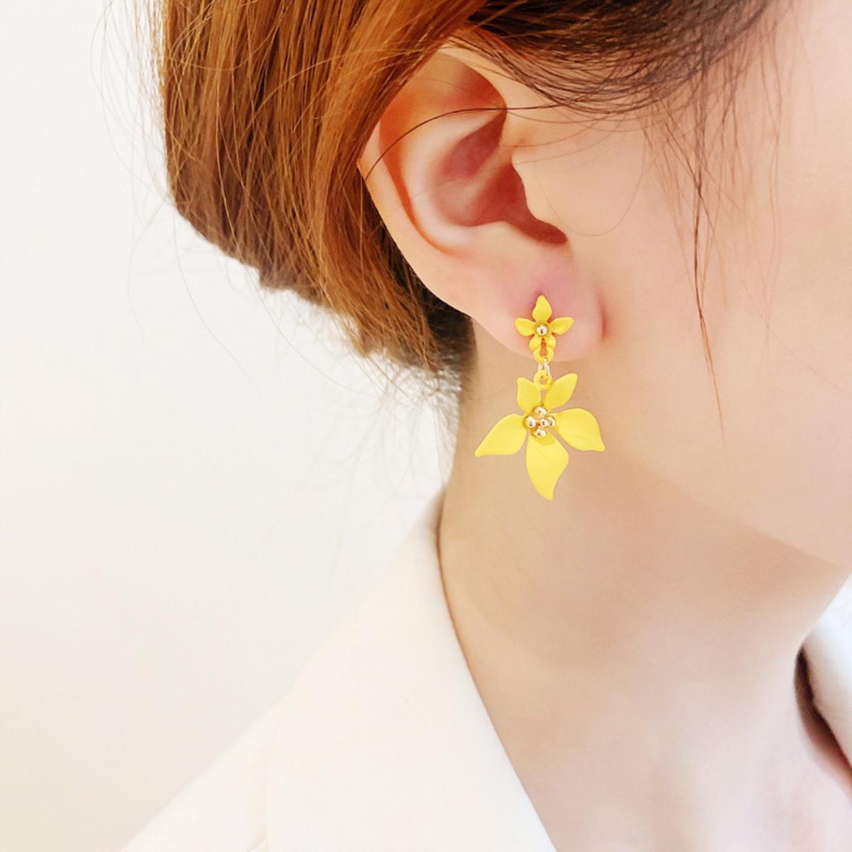 Orecchini pendenti a forma di fiore in argento 925 per donna, stile estivo, fresco e vacanziero, versatili e alla moda, con foglie dipinte a spruzzo._voghion.com